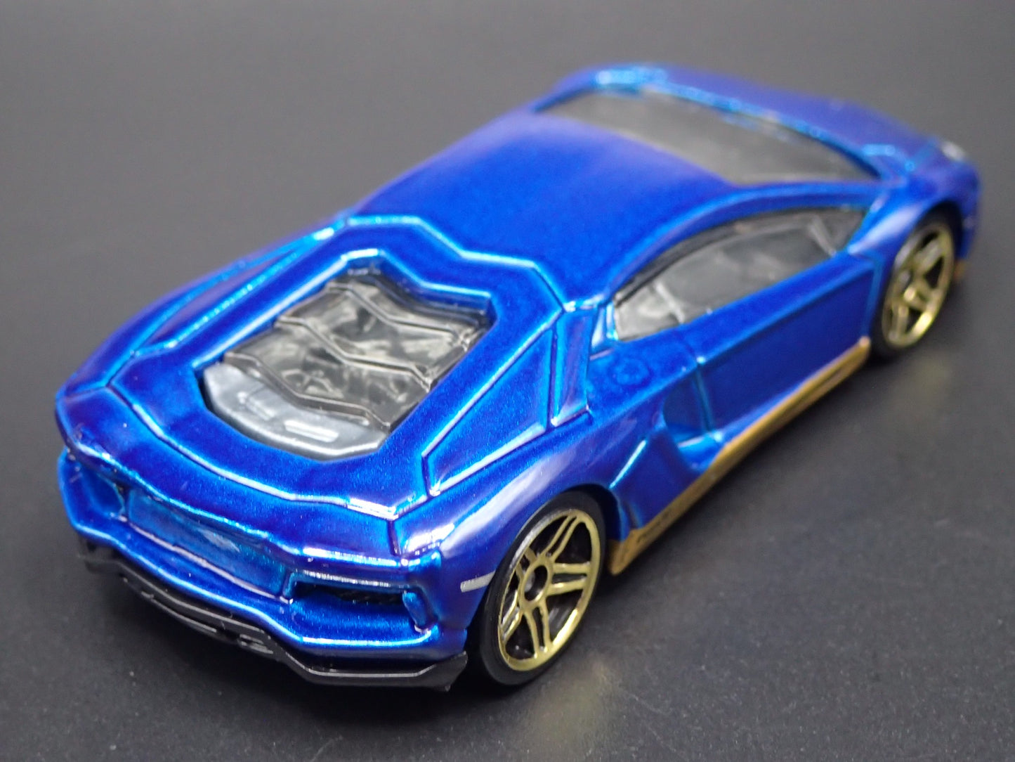 2017 17 LAMBORGHINI AVENTADOR MIURA HOMAGE SUPERCAR 1:64 SCALE DIECAST MODEL CAR