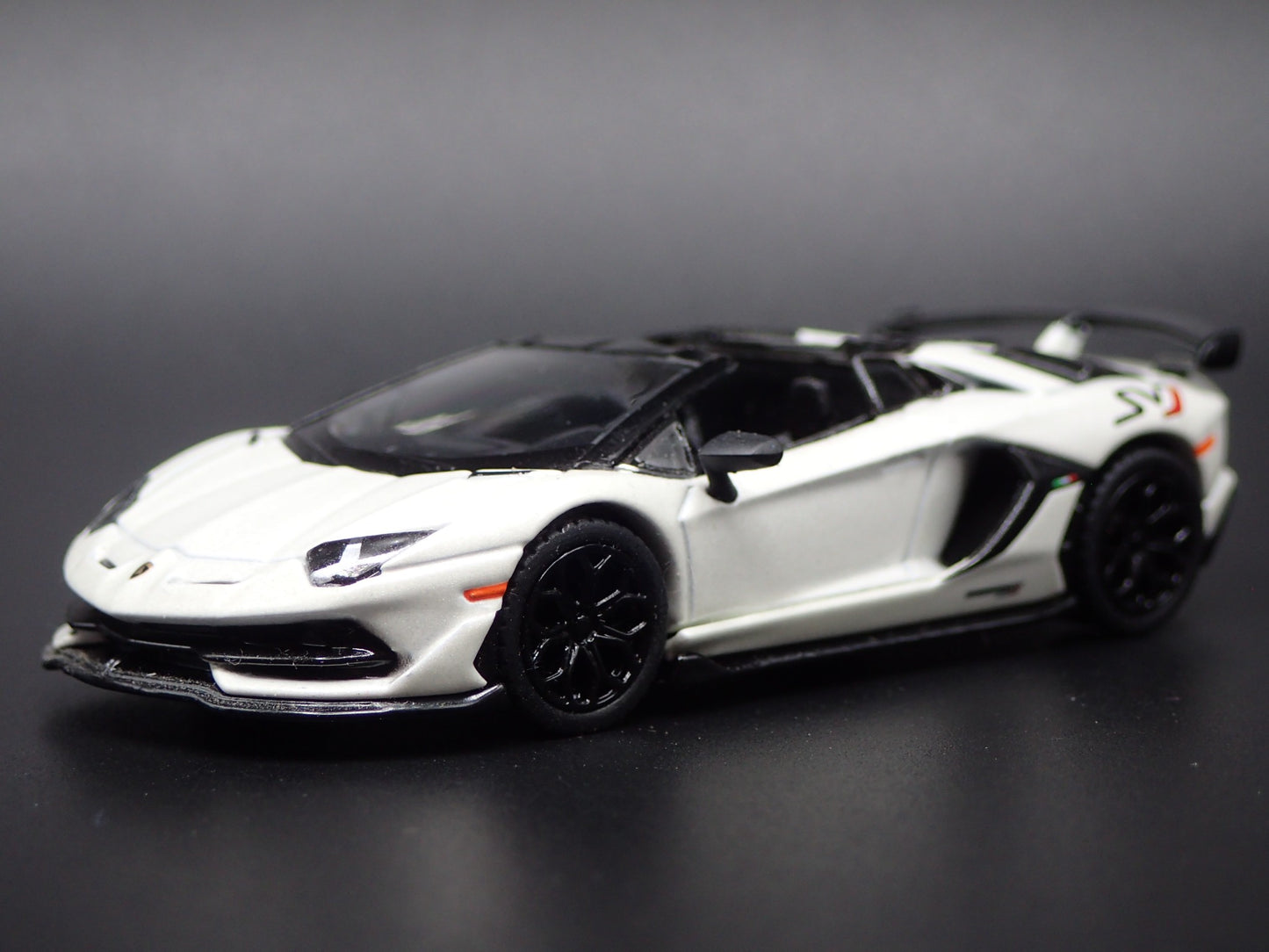 2019-2021 LAMBORGHINI AVENTADOR SVJ ROADSTER SUPER 1:64 SCALE DIECAST MODEL CAR