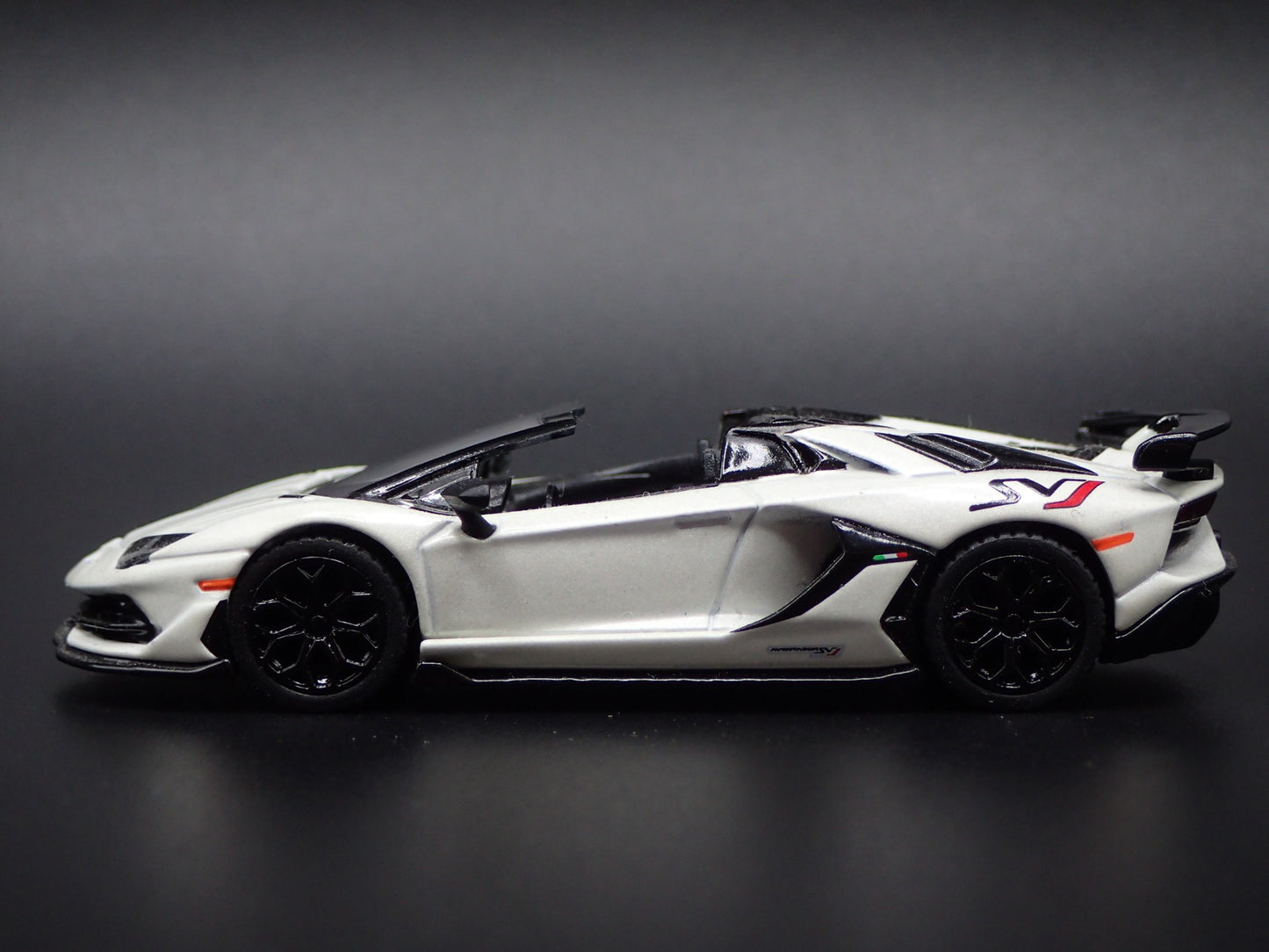 2019-2021 LAMBORGHINI AVENTADOR SVJ ROADSTER SUPER 1:64 SCALE DIECAST MODEL CAR