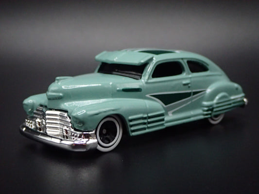 1947 47 CHEVY CHEVROLET FLEETLINE GREEN 1:64 SCALE DIORAMA DIECAST MODEL CAR
