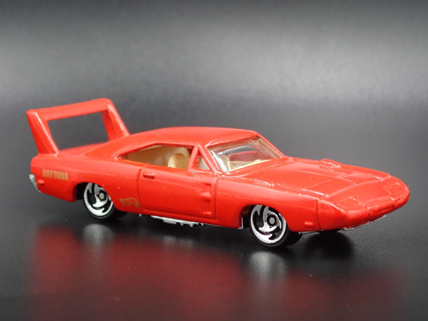 1969 69 DODGE CHARGER DAYTONA RED 1:64 SCALE COLLECTIBLE DIECAST MODEL CAR