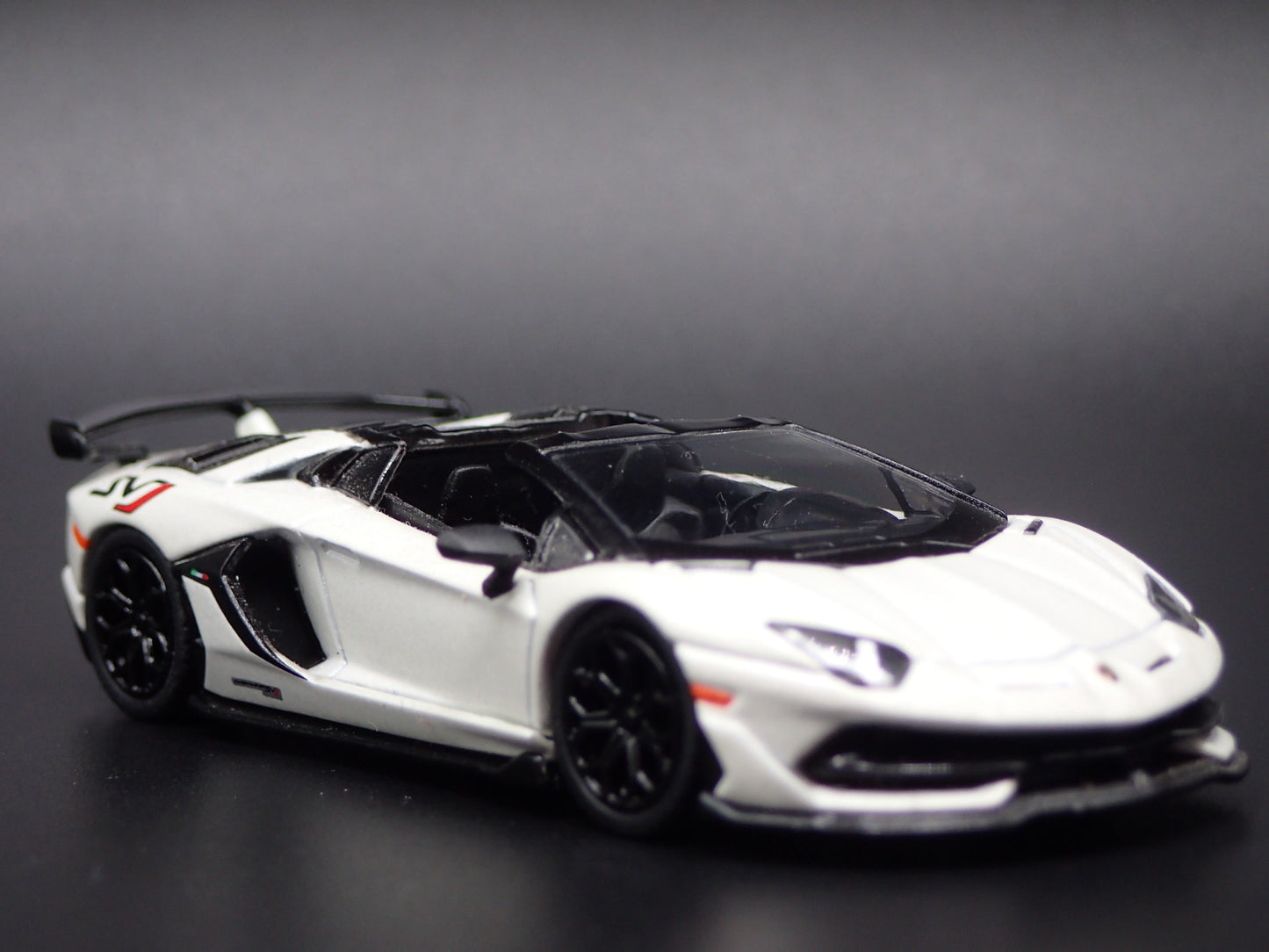 2019-2021 LAMBORGHINI AVENTADOR SVJ ROADSTER SUPER 1:64 SCALE DIECAST MODEL CAR
