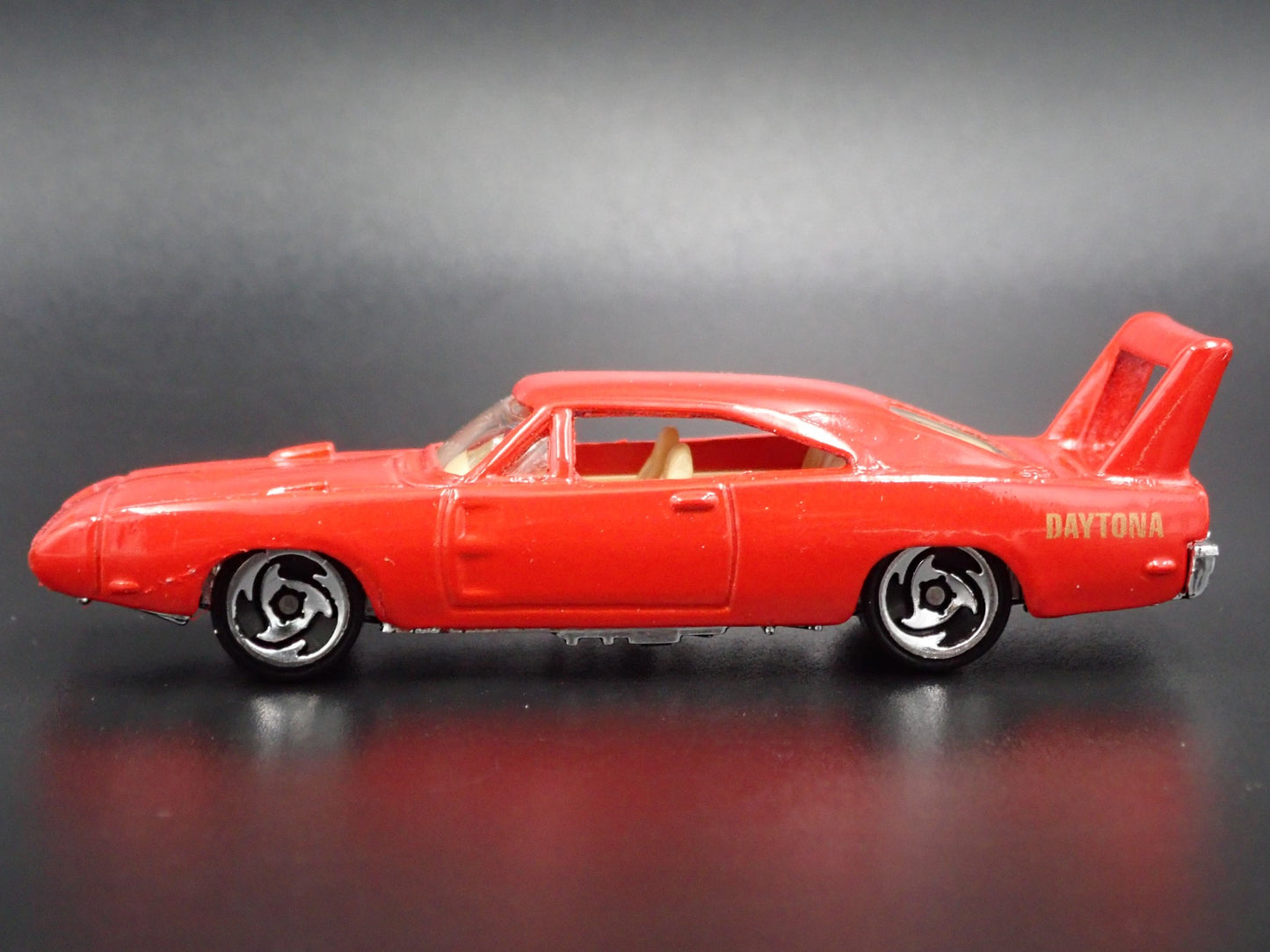 1969 69 DODGE CHARGER DAYTONA RED 1:64 SCALE COLLECTIBLE DIECAST MODEL CAR