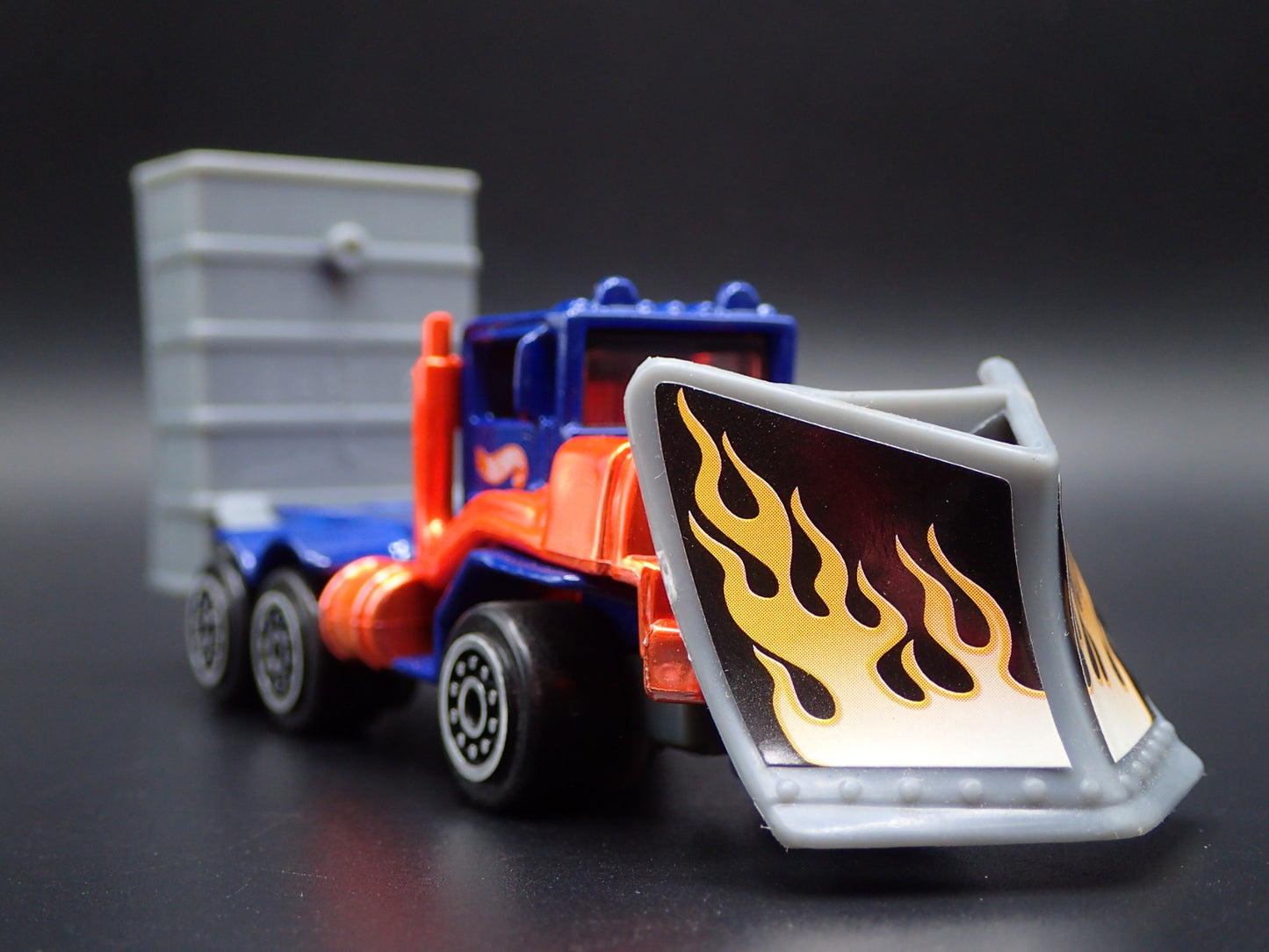 MODERN DUMP TRUCK SNOW PLOW 1:64 HW SCALE COLLECTIBLE DIORAMA DIECAST MODEL CAR