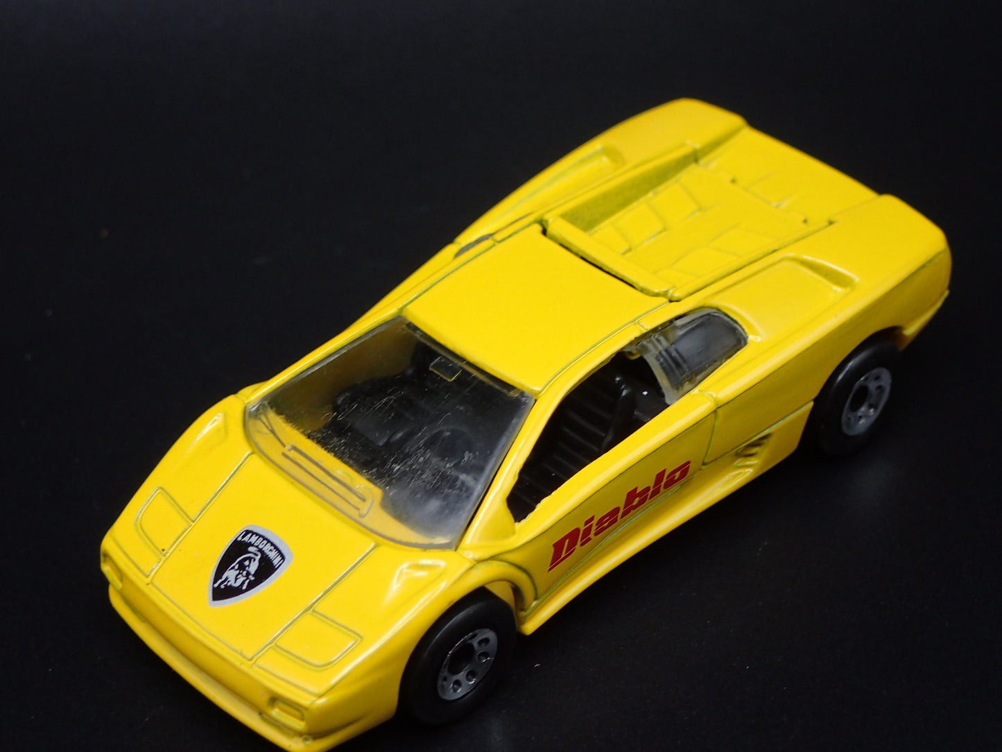 1990-2001 LAMBORGHINI DIABLO SUPER CAR 1/64 SCALE COLLECTIBLE DIECAST MODEL CAR