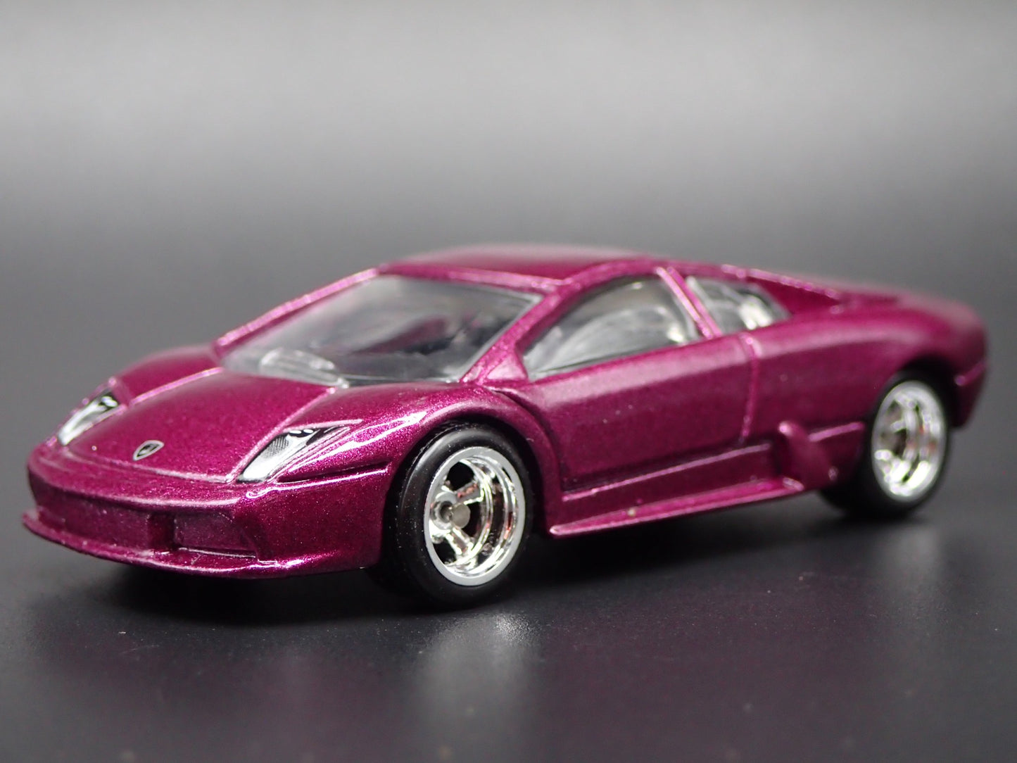 2002-2006 LAMBORGHINI MURCIELAGO SUPERCAR 1/64 SCALE DIORAMA DIECAST MODEL CAR
