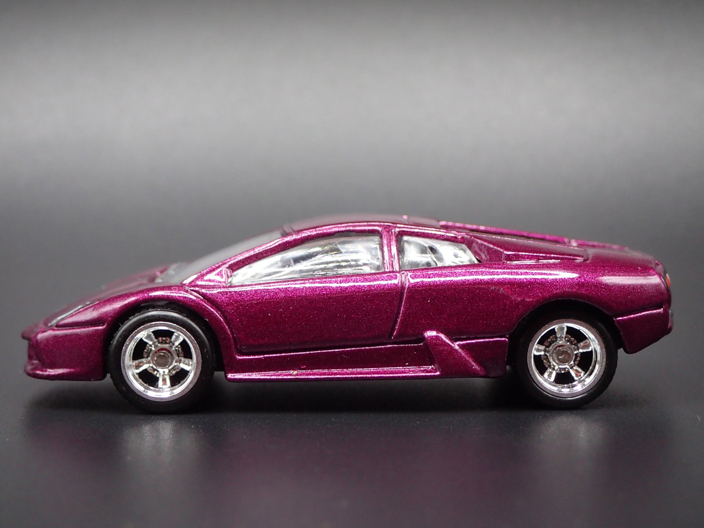 2002-2006 LAMBORGHINI MURCIELAGO SUPERCAR 1/64 SCALE DIORAMA DIECAST MODEL CAR