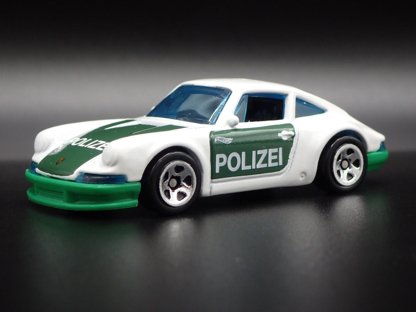 1964-1972 PORSCHE 911 POLIZEI POLICE CAR 1:64 SCALE DIORAMA DIECAST MODEL CAR