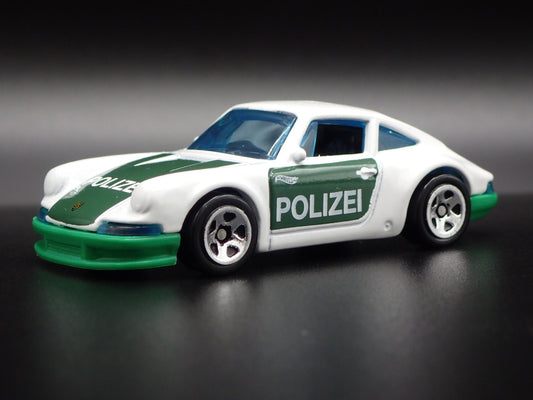 1964-1972 PORSCHE 911 POLIZEI POLICE CAR 1:64 SCALE DIORAMA DIECAST MODEL CAR