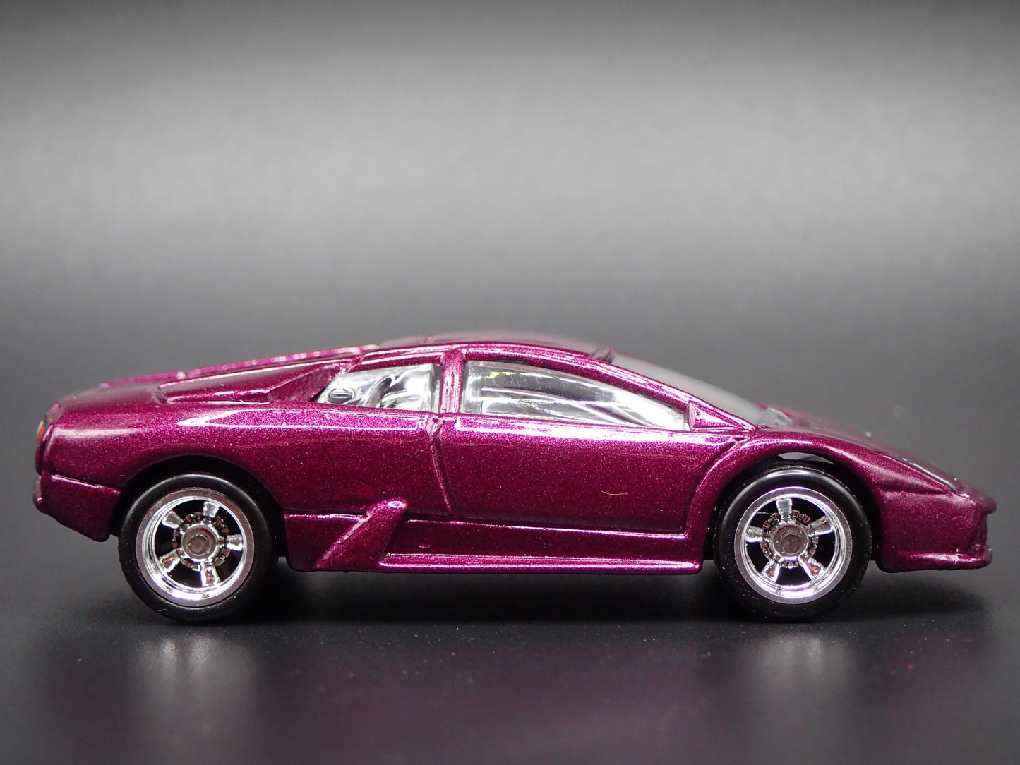 2002-2006 LAMBORGHINI MURCIELAGO SUPERCAR 1/64 SCALE DIORAMA DIECAST MODEL CAR