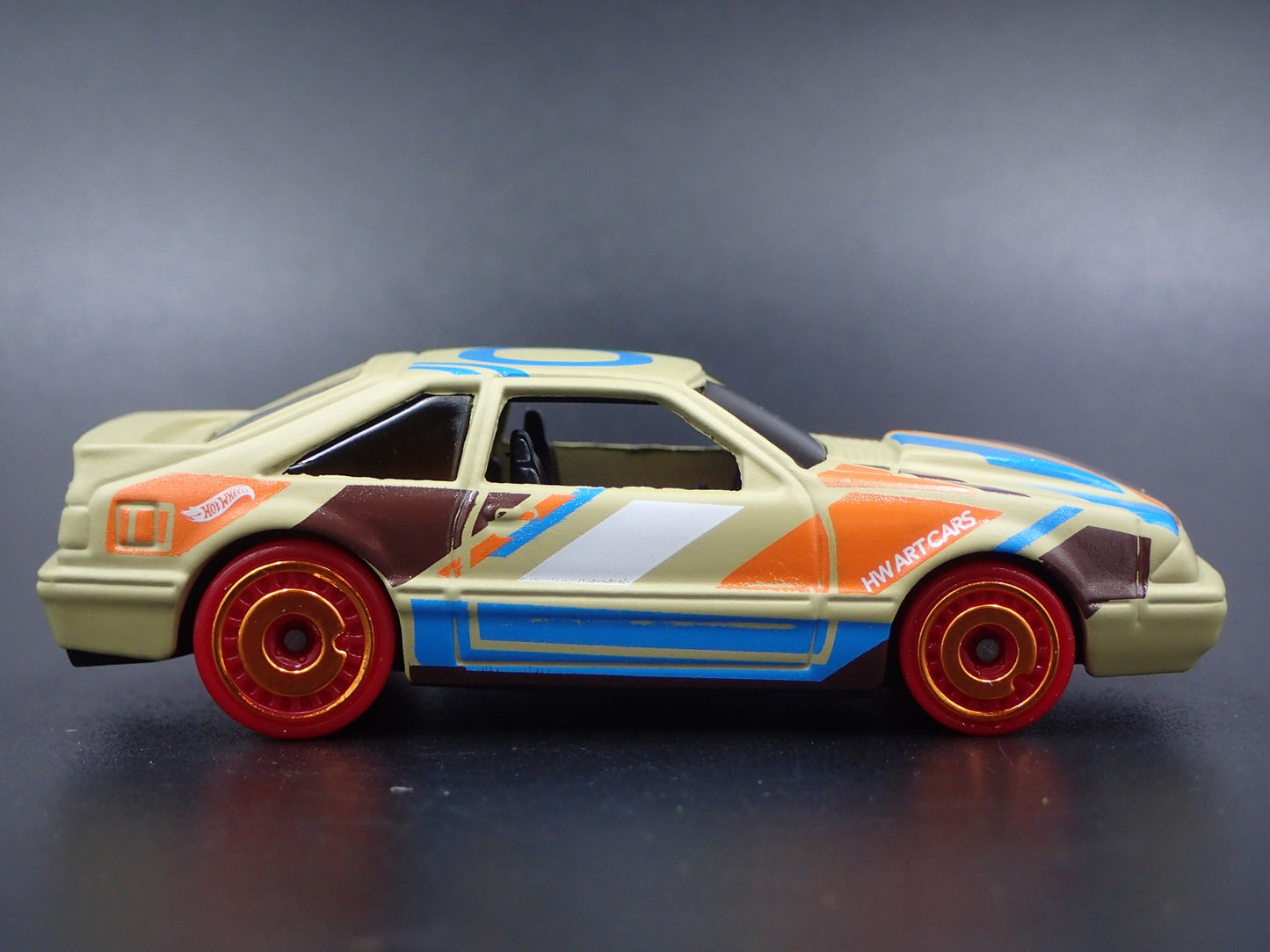 1992 92 FORD MUSTANG FOX BODY TAN 1/64 SCALE COLLECTIBLE DIECAST MODEL CAR