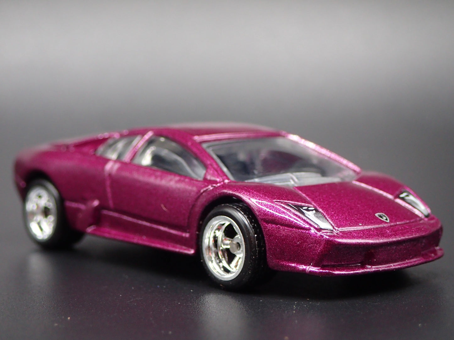 2002-2006 LAMBORGHINI MURCIELAGO SUPERCAR 1/64 SCALE DIORAMA DIECAST MODEL CAR
