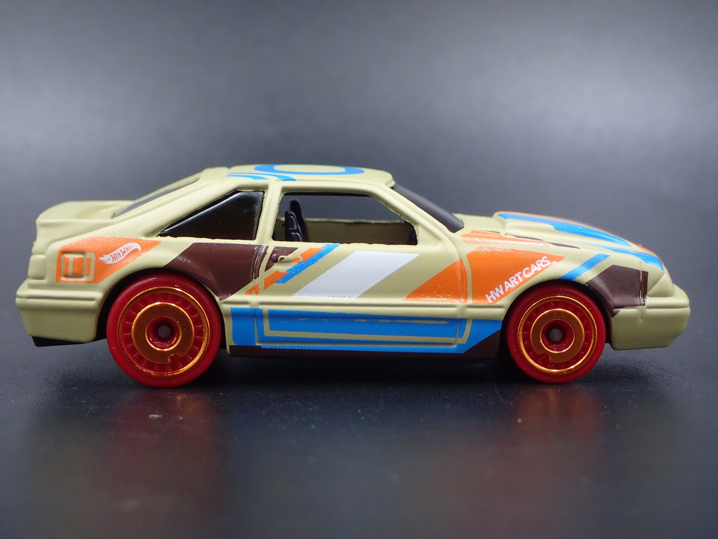 1992 92 FORD MUSTANG FOX BODY TAN 1/64 SCALE COLLECTIBLE DIECAST MODEL CAR