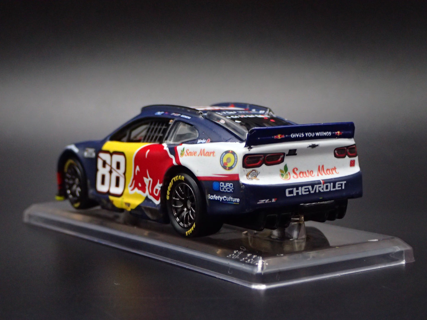 2025 CHEVY CAMARO 88 SHANE VAN GISBERGEN RED BULL NASCAR 1:64 DIECAST MODEL CAR