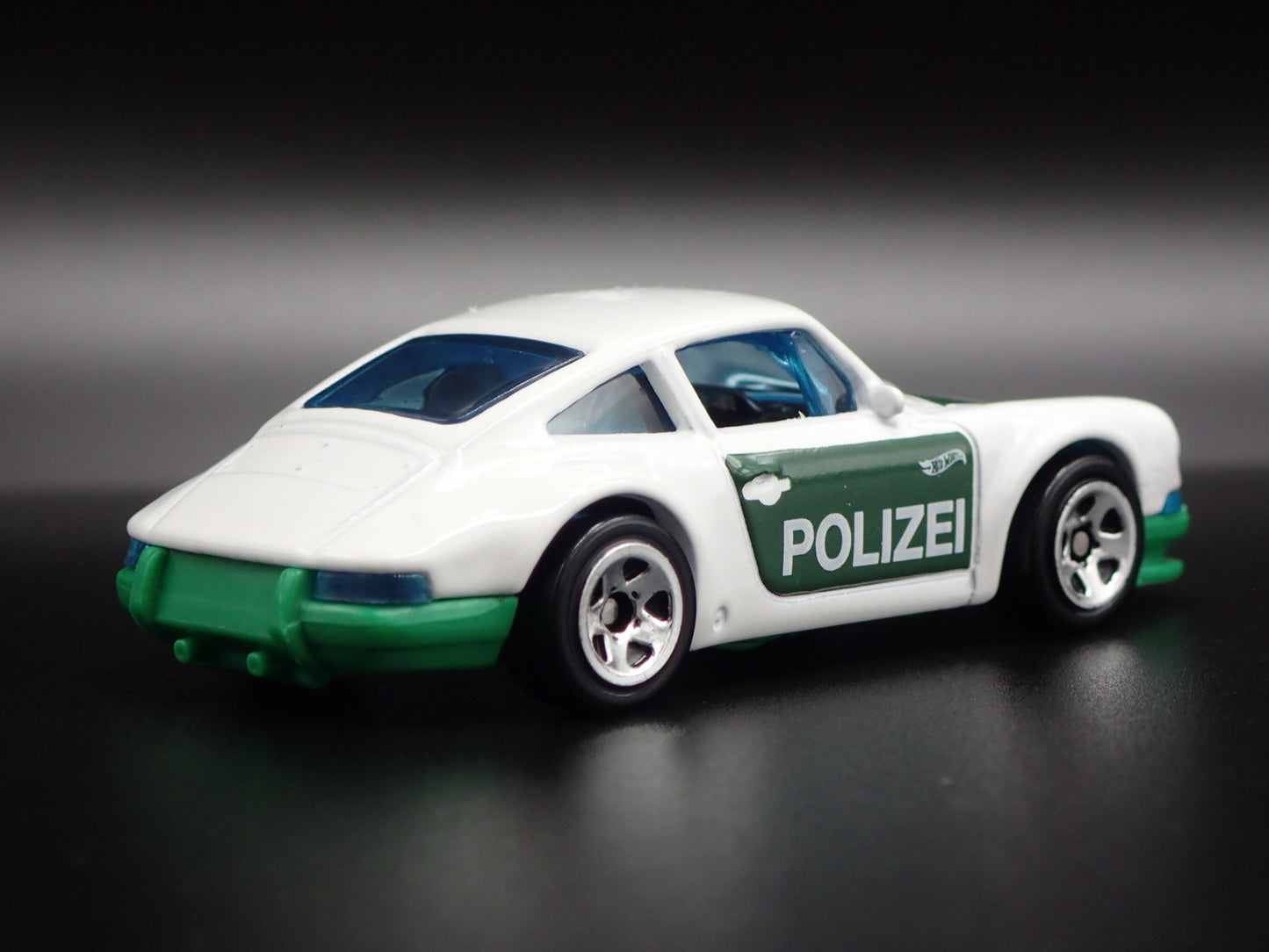 1964-1972 PORSCHE 911 POLIZEI POLICE CAR 1:64 SCALE DIORAMA DIECAST MODEL CAR
