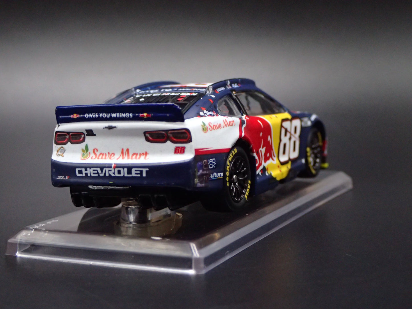 2025 CHEVY CAMARO 88 SHANE VAN GISBERGEN RED BULL NASCAR 1:64 DIECAST MODEL CAR
