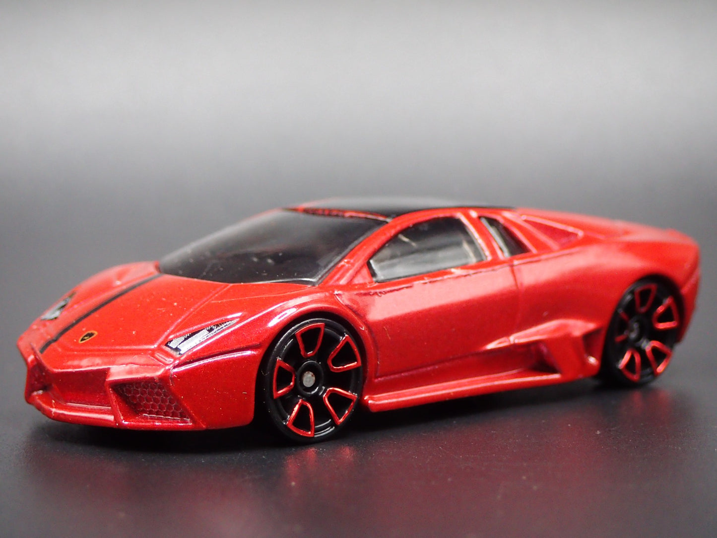 2007-2009 LAMBORGHINI REVENTON SUPER CAR 1:64 SCALE DIORAMA DIECAST MODEL CAR