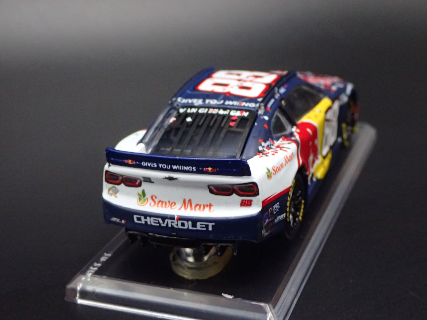 2025 CHEVY CAMARO 88 SHANE VAN GISBERGEN RED BULL NASCAR 1:64 DIECAST MODEL CAR