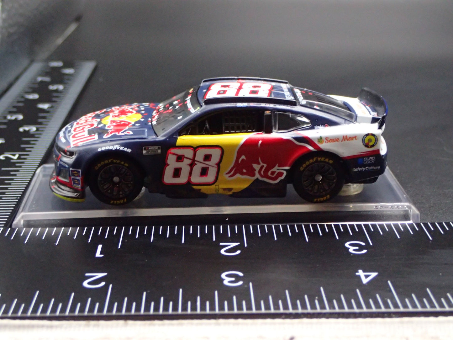 2025 CHEVY CAMARO 88 SHANE VAN GISBERGEN RED BULL NASCAR 1:64 DIECAST MODEL CAR