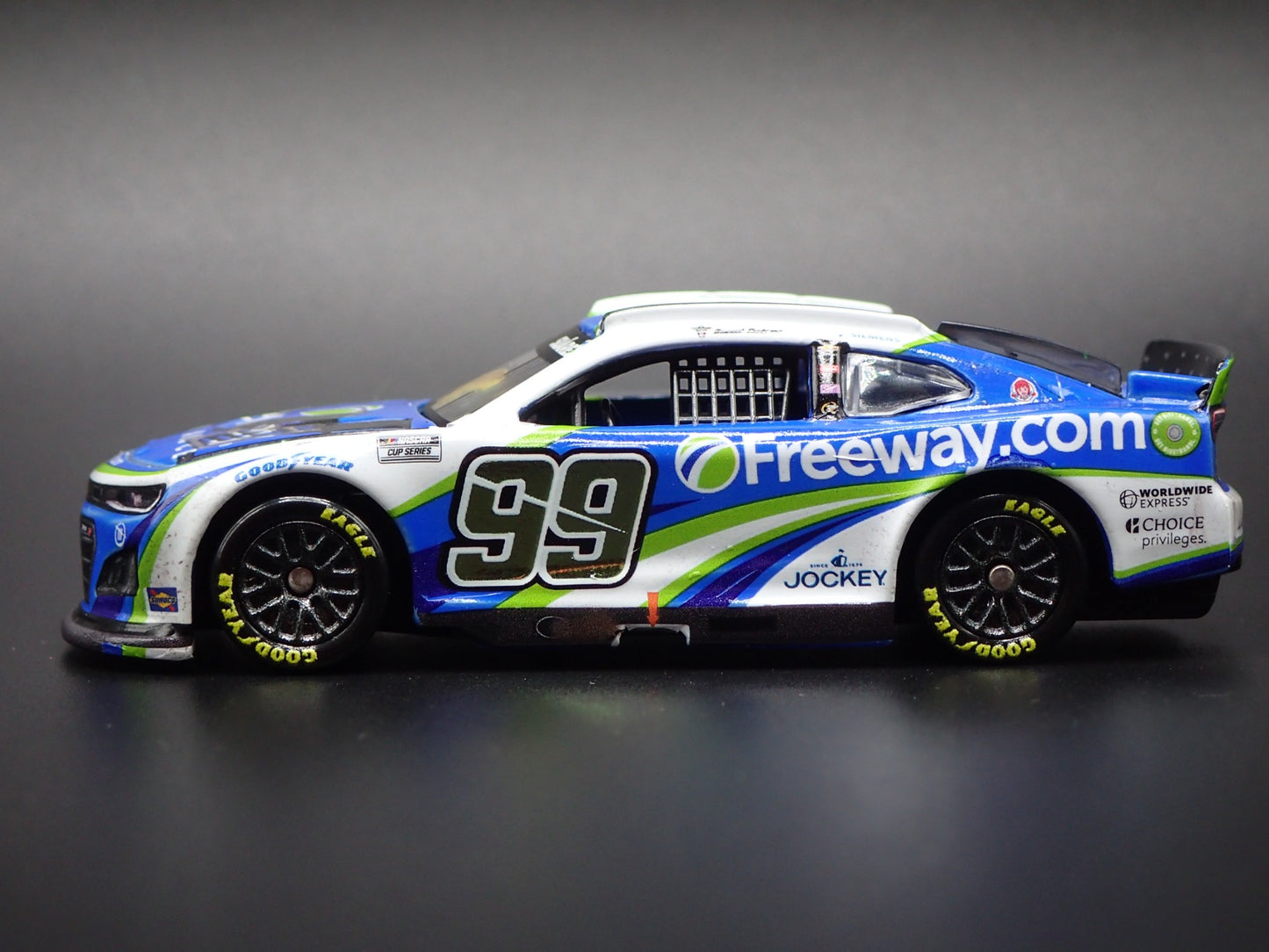 2024 24 CHEVY CAMARO ZL1 99 DANIEL SUAREZ FREEWAY NASCAR 1:64 DIECAST MODEL CAR