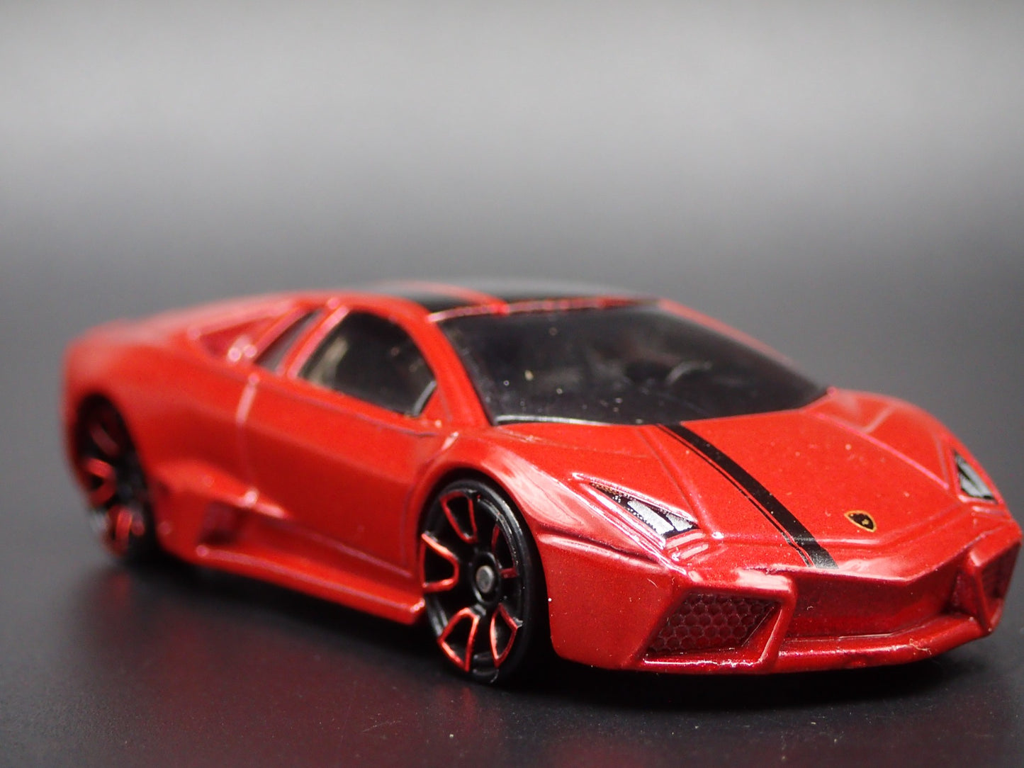 2007-2009 LAMBORGHINI REVENTON SUPER CAR 1:64 SCALE DIORAMA DIECAST MODEL CAR