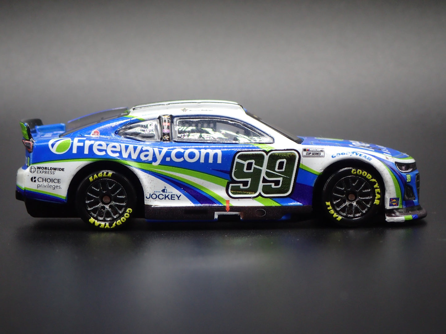 2024 24 CHEVY CAMARO ZL1 99 DANIEL SUAREZ FREEWAY NASCAR 1:64 DIECAST MODEL CAR