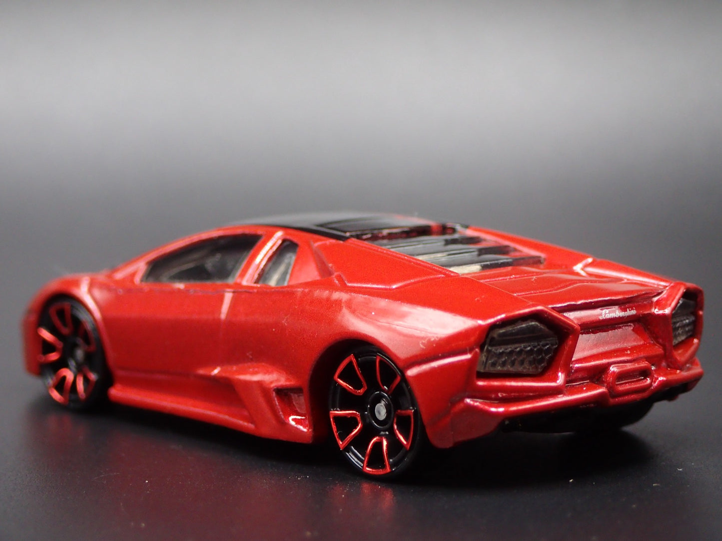 2007-2009 LAMBORGHINI REVENTON SUPER CAR 1:64 SCALE DIORAMA DIECAST MODEL CAR