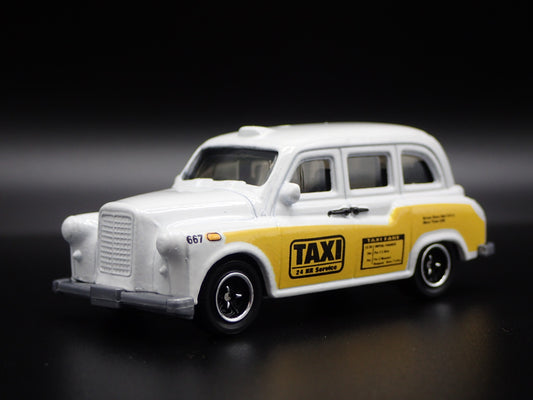 1958-1997 AUSTIN FX4 LONDON TAXI CAB WHITE 1/64 SCALE DIORAMA DIECAST MODEL CAR