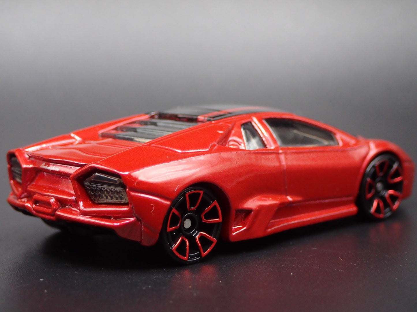 2007-2009 LAMBORGHINI REVENTON SUPER CAR 1:64 SCALE DIORAMA DIECAST MODEL CAR