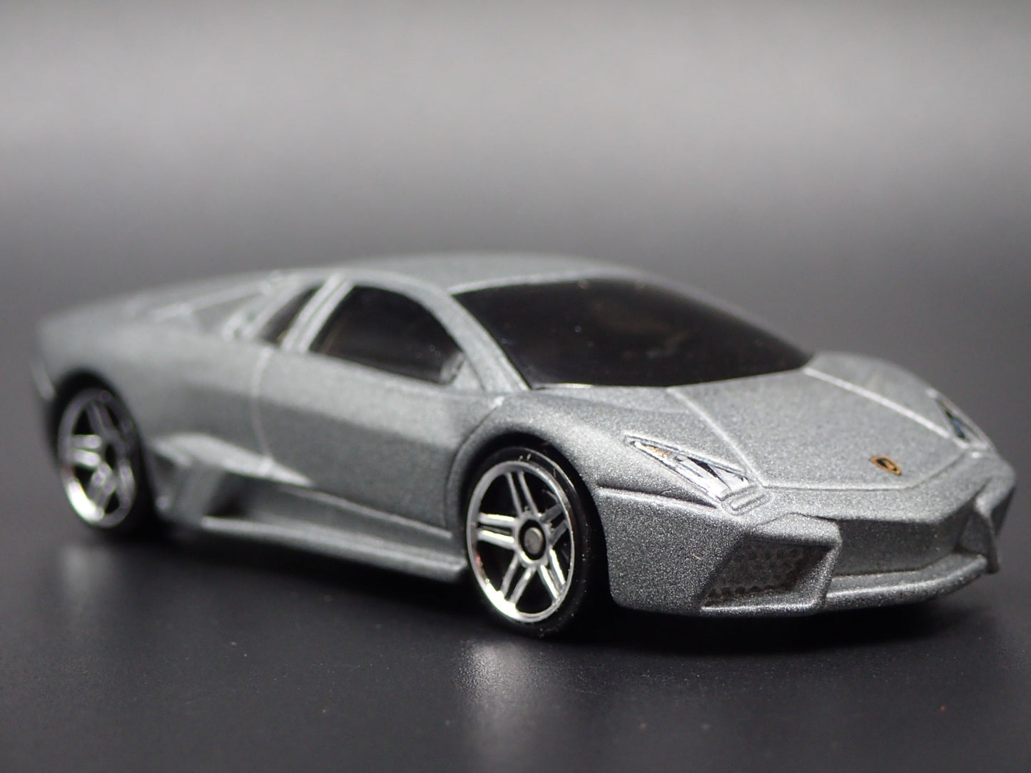 2007-2009 LAMBORGHINI REVENTON SUPER CAR 1:64 SCALE DIORAMA DIECAST MODEL CAR