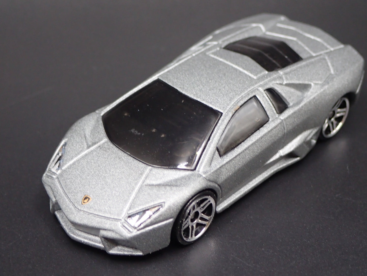 2007-2009 LAMBORGHINI REVENTON SUPER CAR 1:64 SCALE DIORAMA DIECAST MODEL CAR
