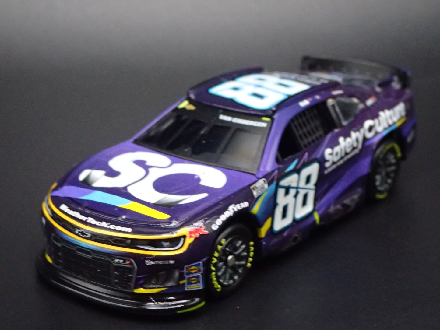 2025 25 CHEVY CAMARO 88 SHANE VAN GISBERGEN SAFETY NASCAR 1:64 DIECAST MODEL CAR