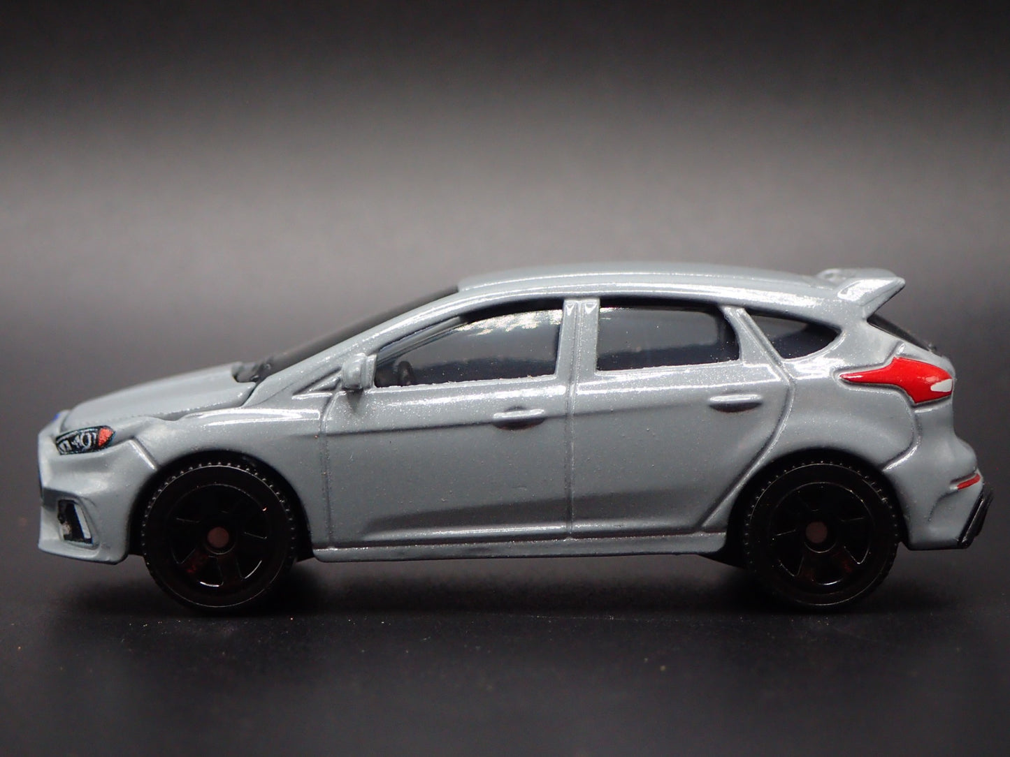 2011-2018 FORD FOCUS RS GRAY 1:64 SCALE COLLECTIBLE DIORAMA DIECAST MODEL CAR