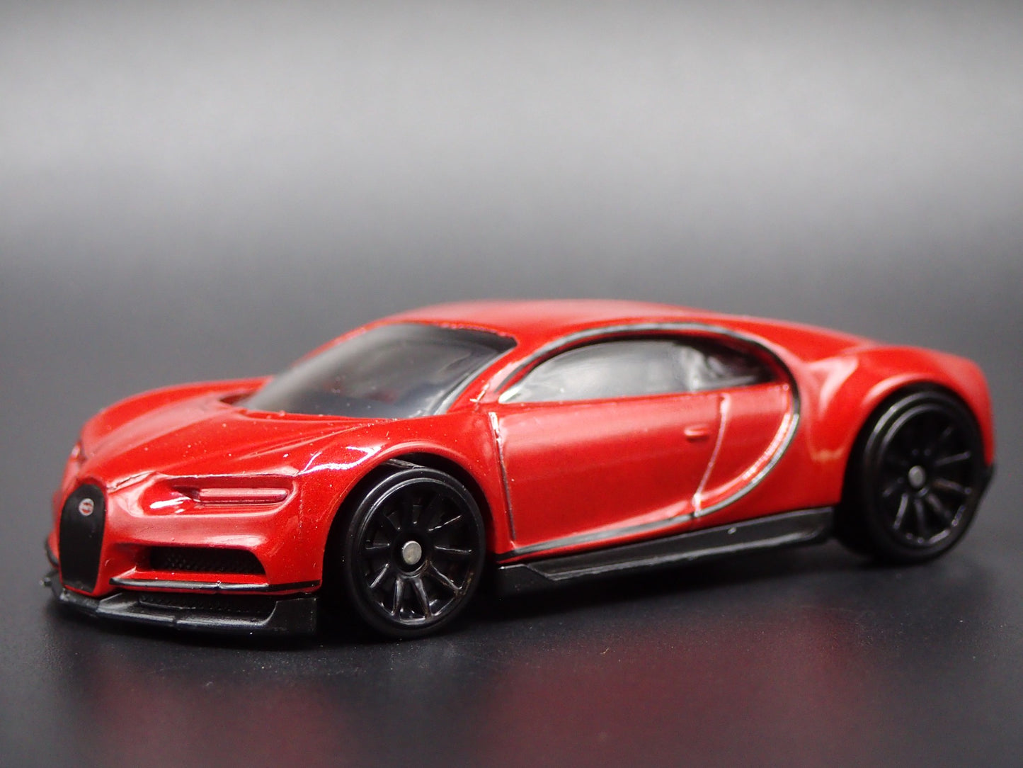 2016-2024 BUGATTI CHIRON SUPER CAR RED 1:64 SCALE DIORAMA DIECAST MODEL CAR