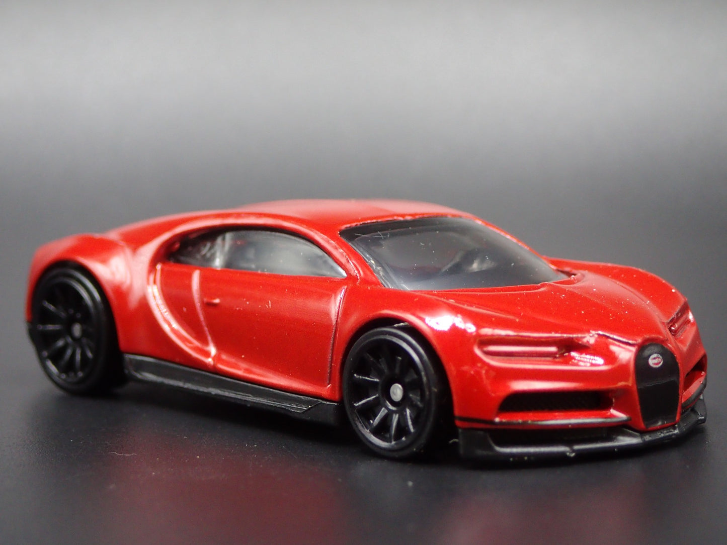 2016-2024 BUGATTI CHIRON SUPER CAR RED 1:64 SCALE DIORAMA DIECAST MODEL CAR