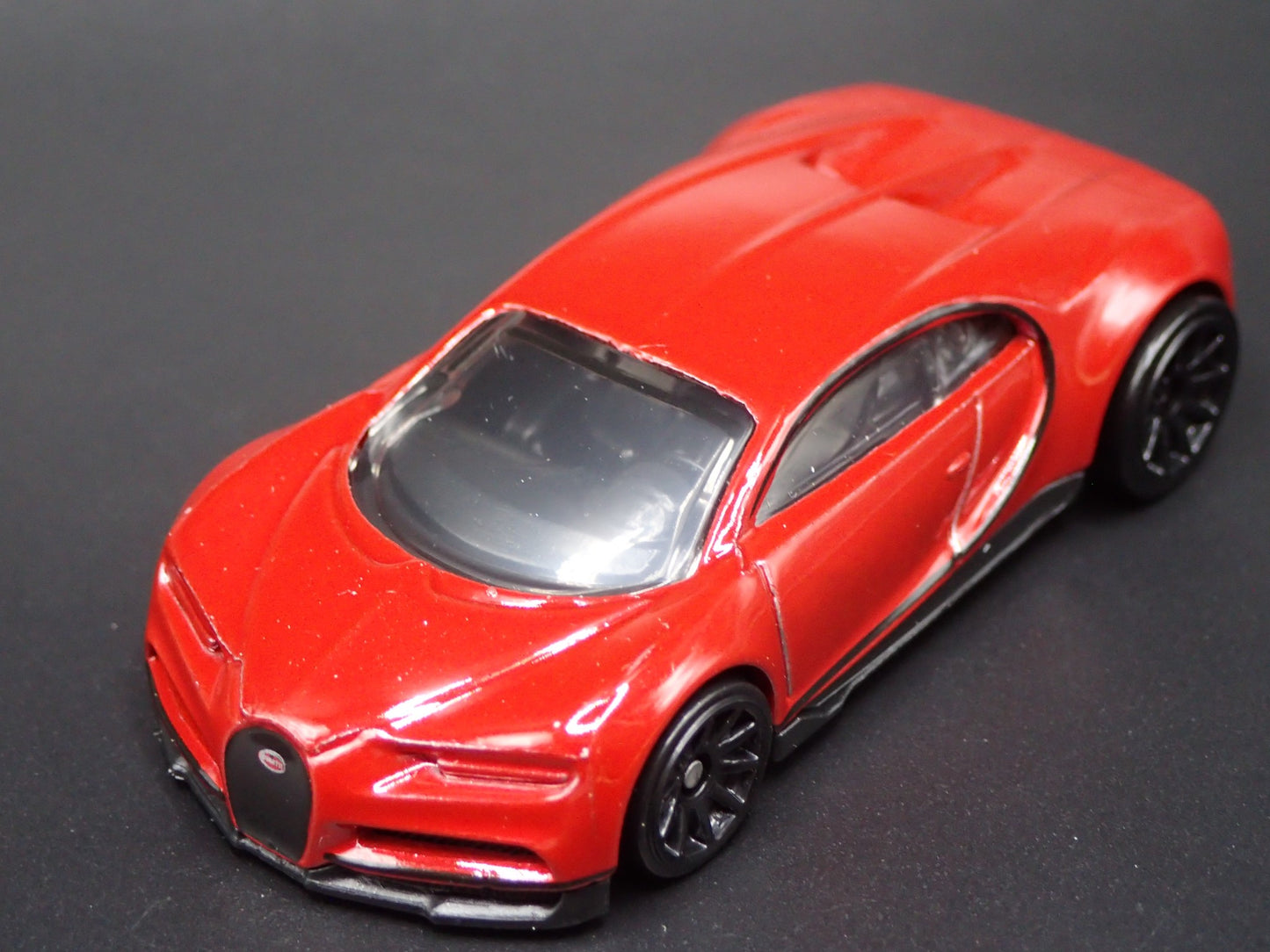 2016-2024 BUGATTI CHIRON SUPER CAR RED 1:64 SCALE DIORAMA DIECAST MODEL CAR