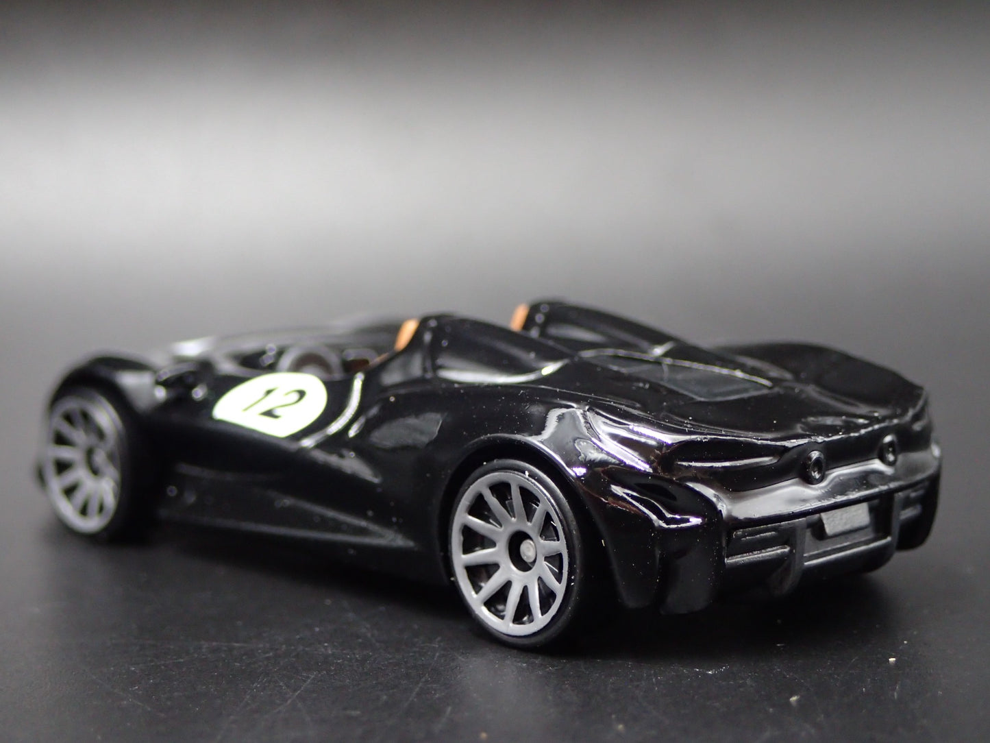 2020 20 MCLAREN ELVA SUPER CAR BLACK 1:64 SCALE DIORAMA DIECAST MODEL CAR