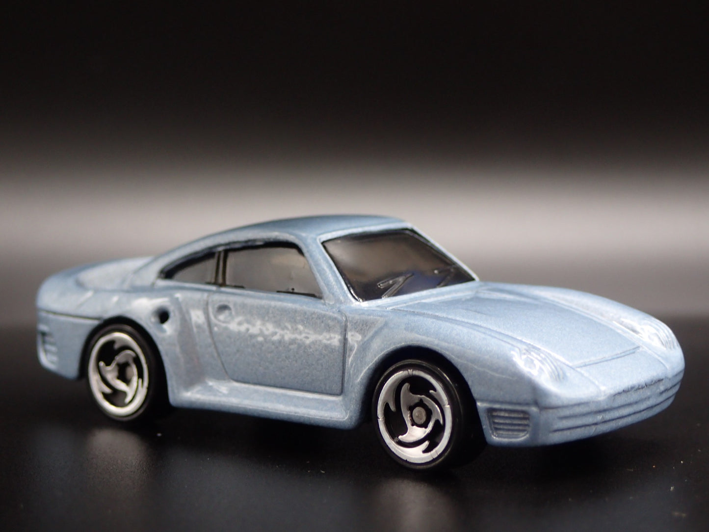 1986-1993 PORSCHE 959 BLUE 1:64 SCALE COLLECTIBLE DIORAMA DIECAST MODEL CAR