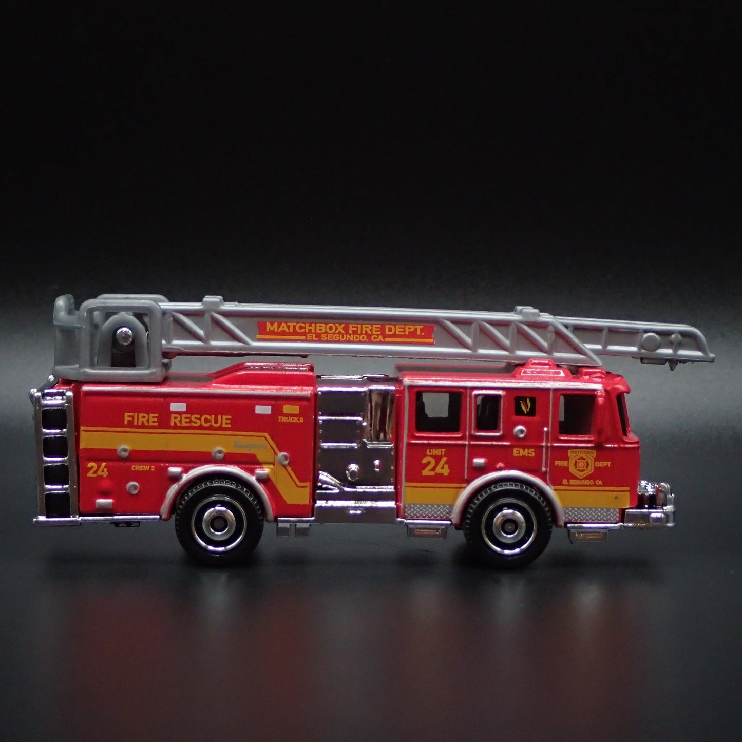 SEAGRAVE FIRE TRUCK ENGINE RESCUE EL SEGUNDO, CA 1/64 MB SCALE DIECAST MODEL CAR