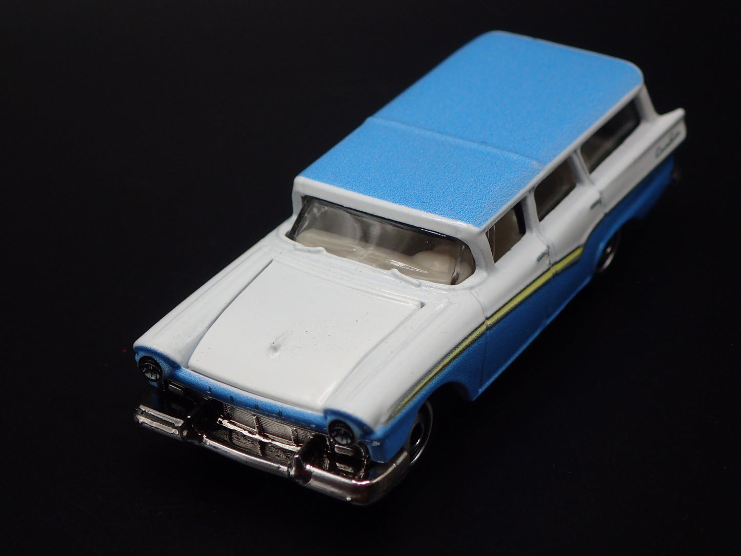 1957 57 FORD COUNTRY SEDAN STATION WAGON 1:64 SCALE DIORAMA DIECAST MODEL CAR