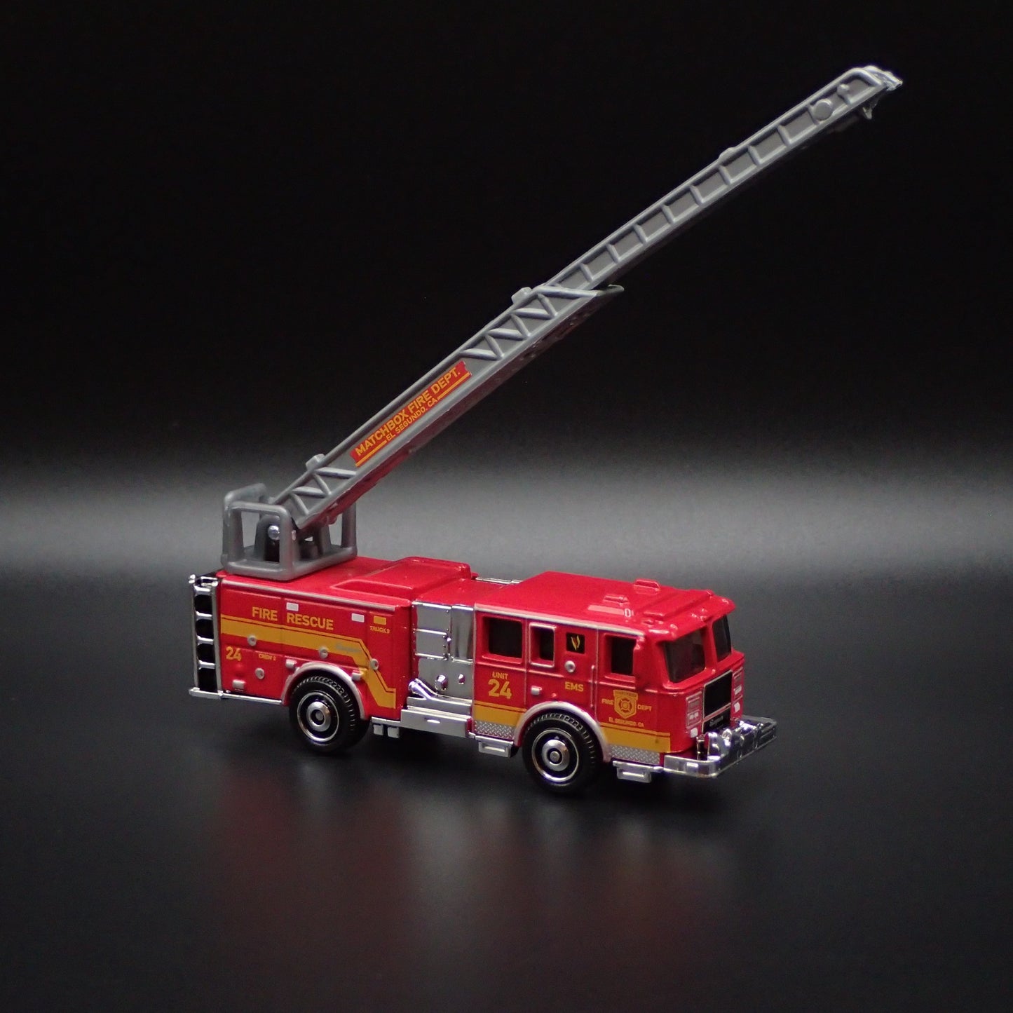 SEAGRAVE FIRE TRUCK ENGINE RESCUE EL SEGUNDO, CA 1/64 MB SCALE DIECAST MODEL CAR