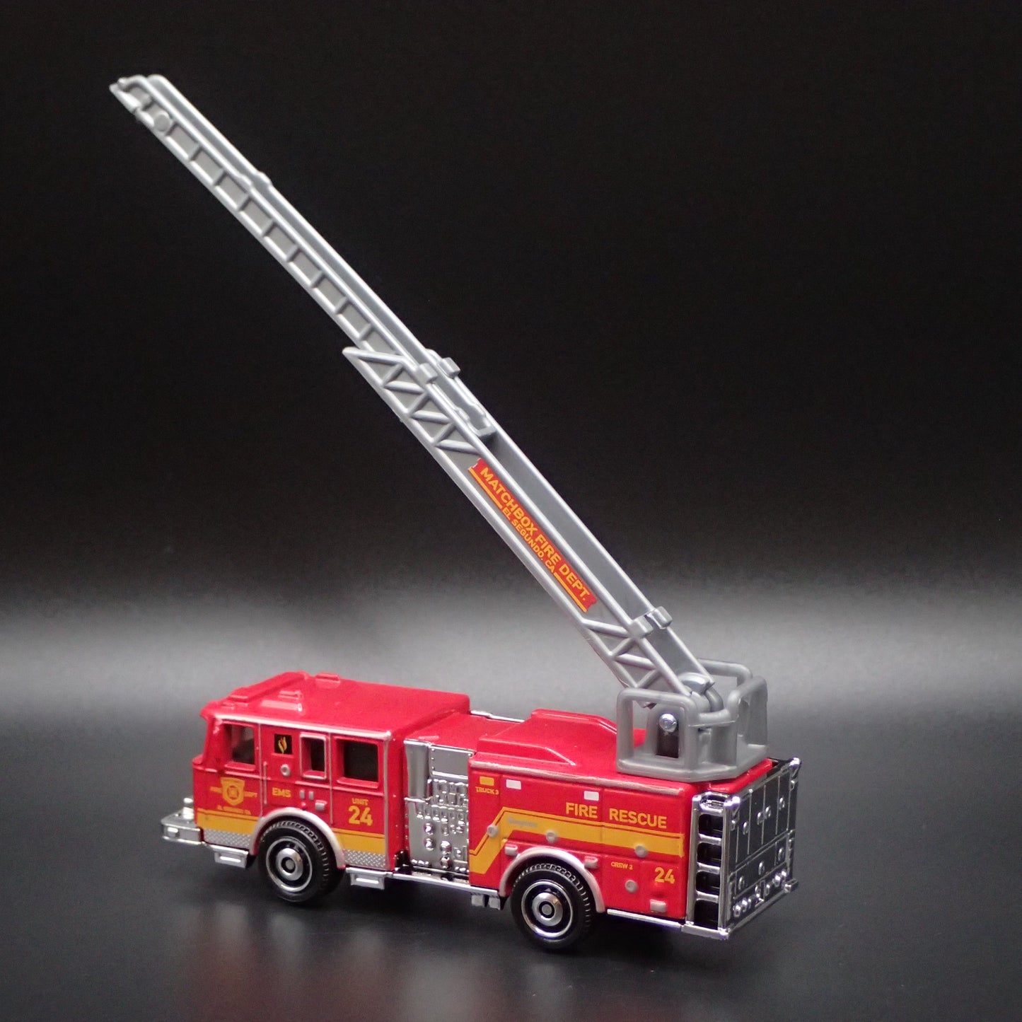 SEAGRAVE FIRE TRUCK ENGINE RESCUE EL SEGUNDO, CA 1/64 MB SCALE DIECAST MODEL CAR