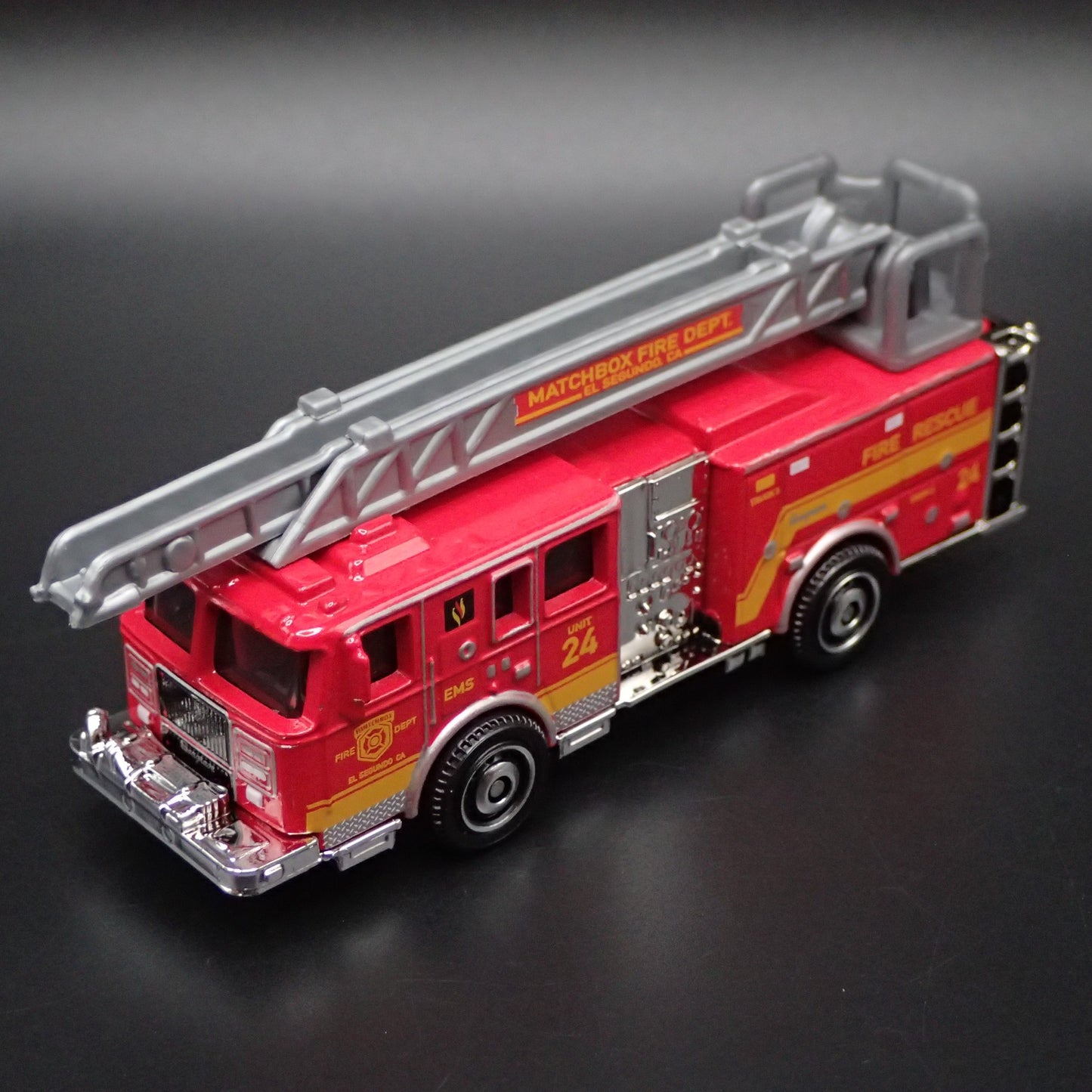 SEAGRAVE FIRE TRUCK ENGINE RESCUE EL SEGUNDO, CA 1/64 MB SCALE DIECAST MODEL CAR