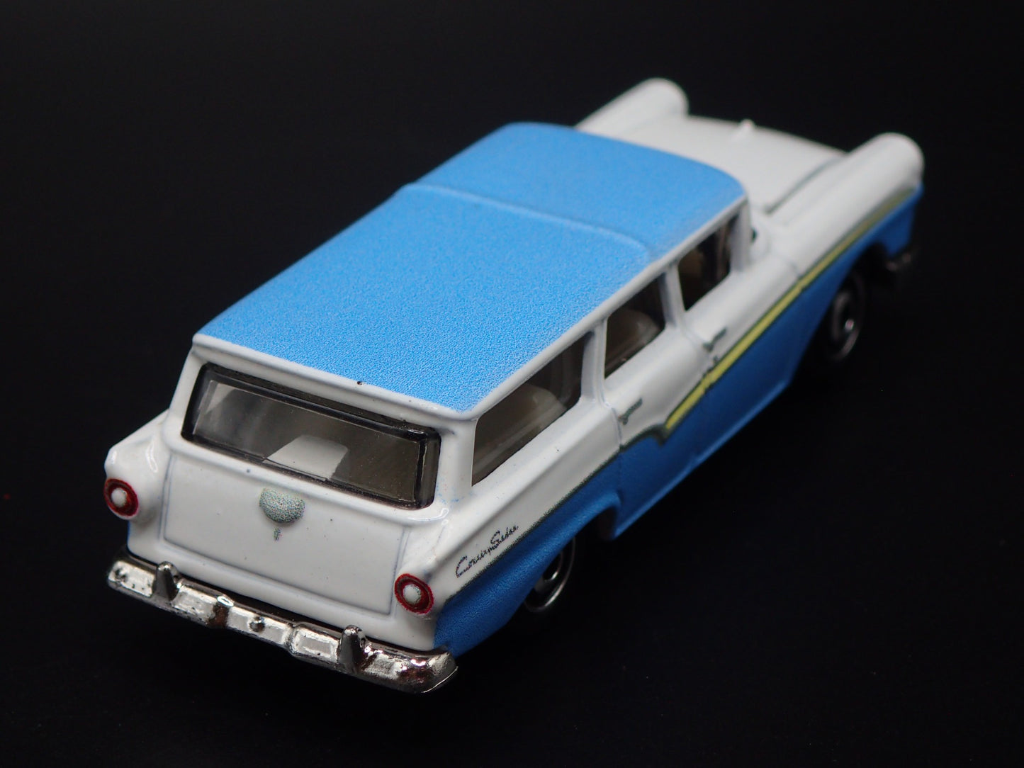 1957 57 FORD COUNTRY SEDAN STATION WAGON 1:64 SCALE DIORAMA DIECAST MODEL CAR