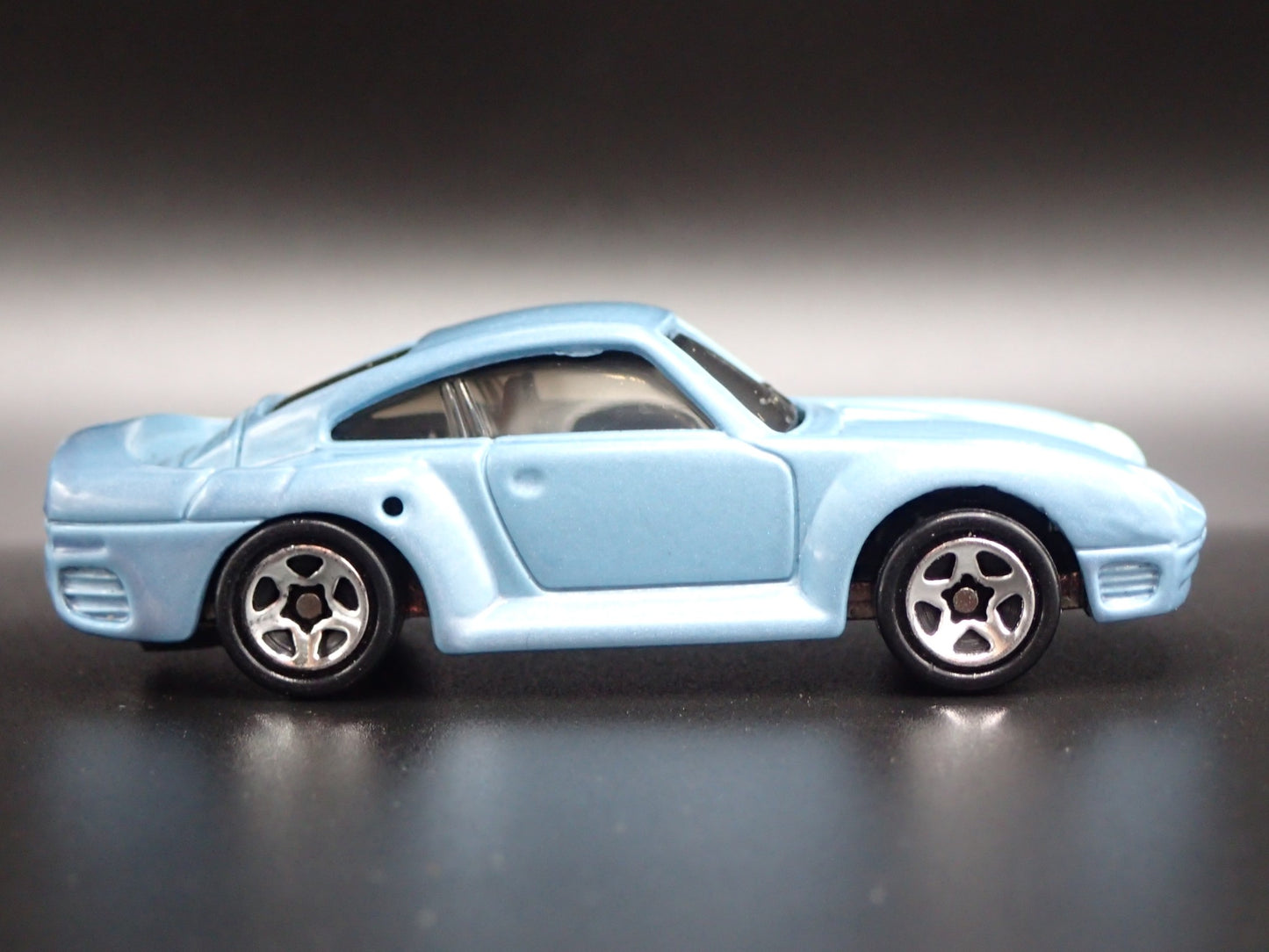 1986-1993 PORSCHE 959 BLUE 1:64 SCALE COLLECTIBLE DIORAMA DIECAST MODEL CAR