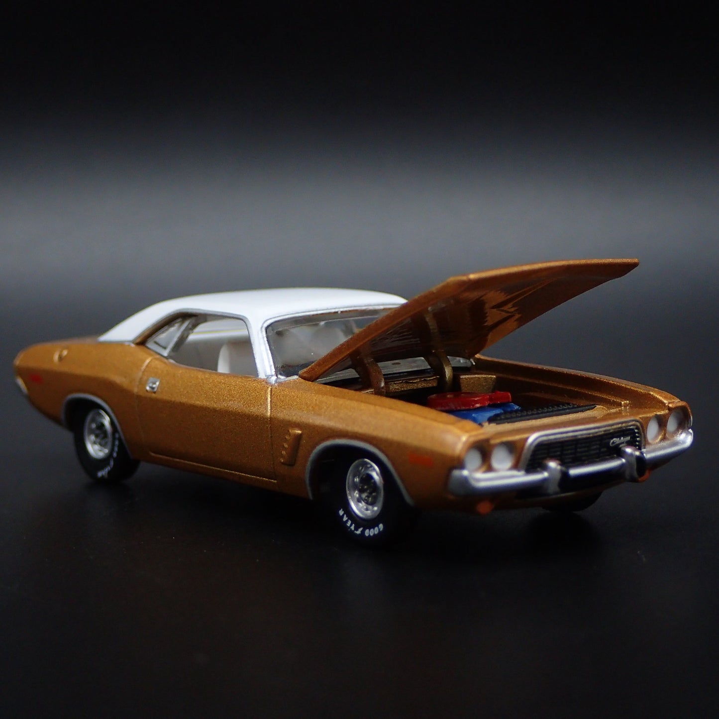 1974 74 DODGE CHALLENGER RALLYE 1/64 SCALE COLLECTIBLE DIORAMA DIECAST MODEL CAR
