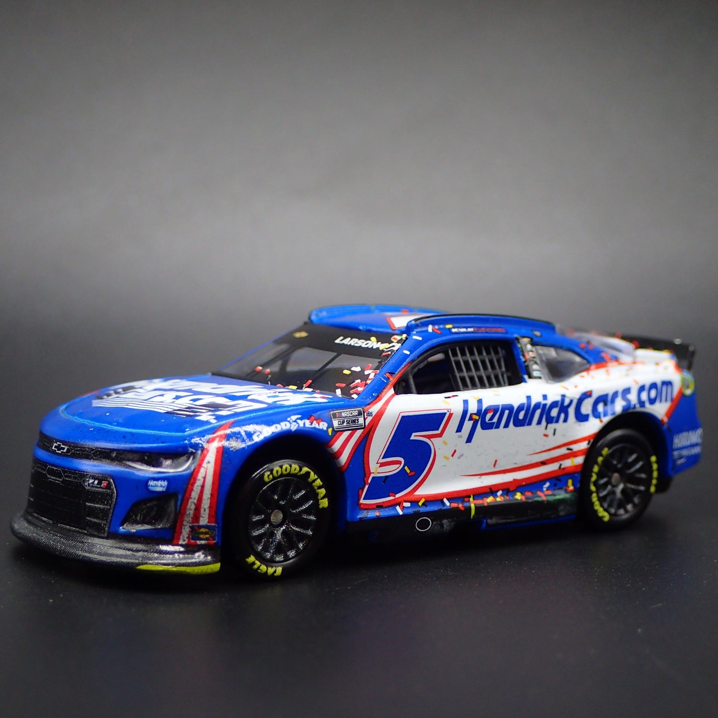 2024 CHEVY CAMARO ZL1 5 KYLE LARSON HENDRICKCARS NASCAR 1:64 DIECAST MODEL CAR