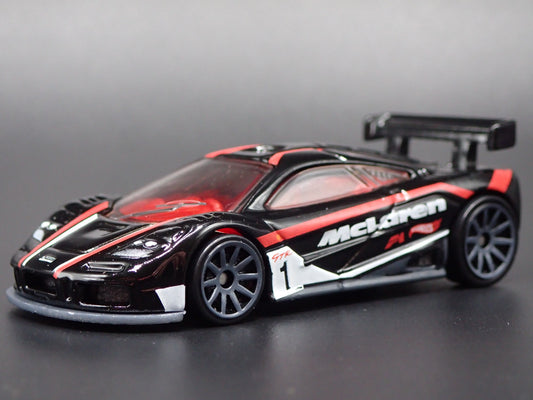 1995-1996 MCLAREN F1 GTR SUPER CAR BLACK 1:64 SCALE DIORAMA DIECAST MODEL CAR