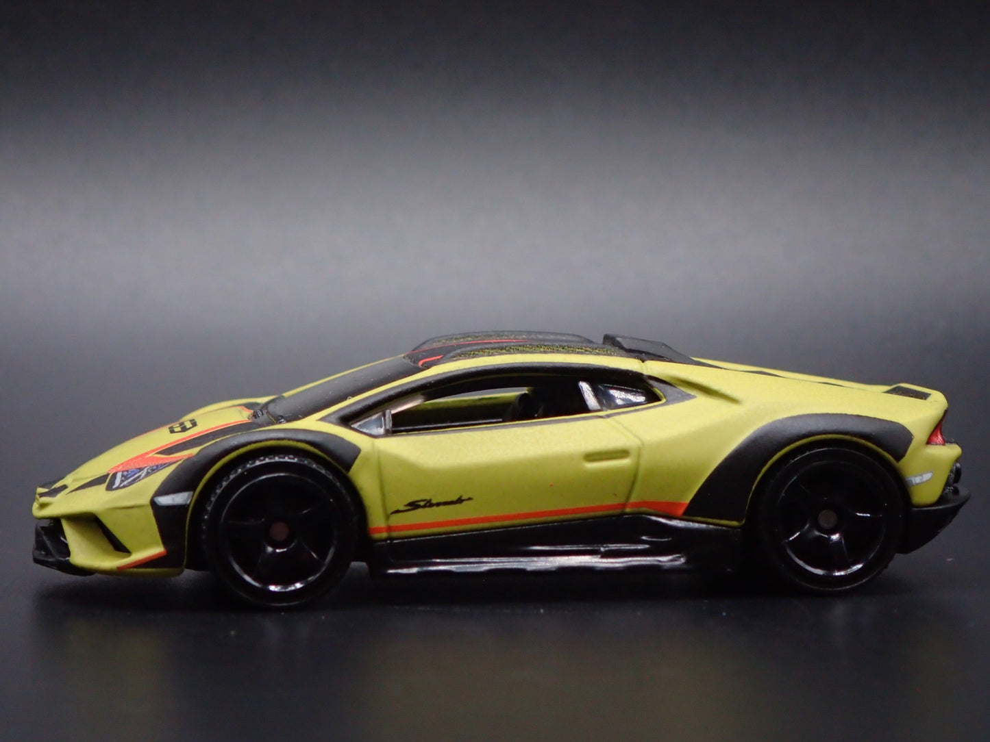 2023-2024 LAMBORGHINI HURACAN STERRATO SUPER CAR 1:64 SCALE DIECAST MODEL CAR