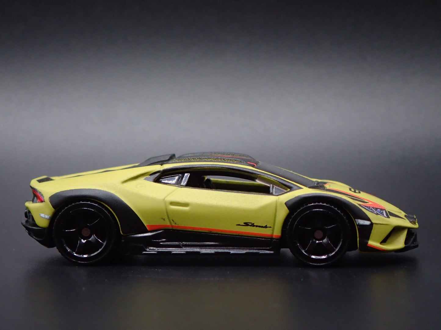 2023-2024 LAMBORGHINI HURACAN STERRATO SUPER CAR 1:64 SCALE DIECAST MODEL CAR